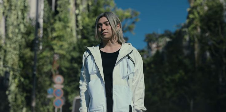 Chishiya jacket in season 2 of Alice in Borderland